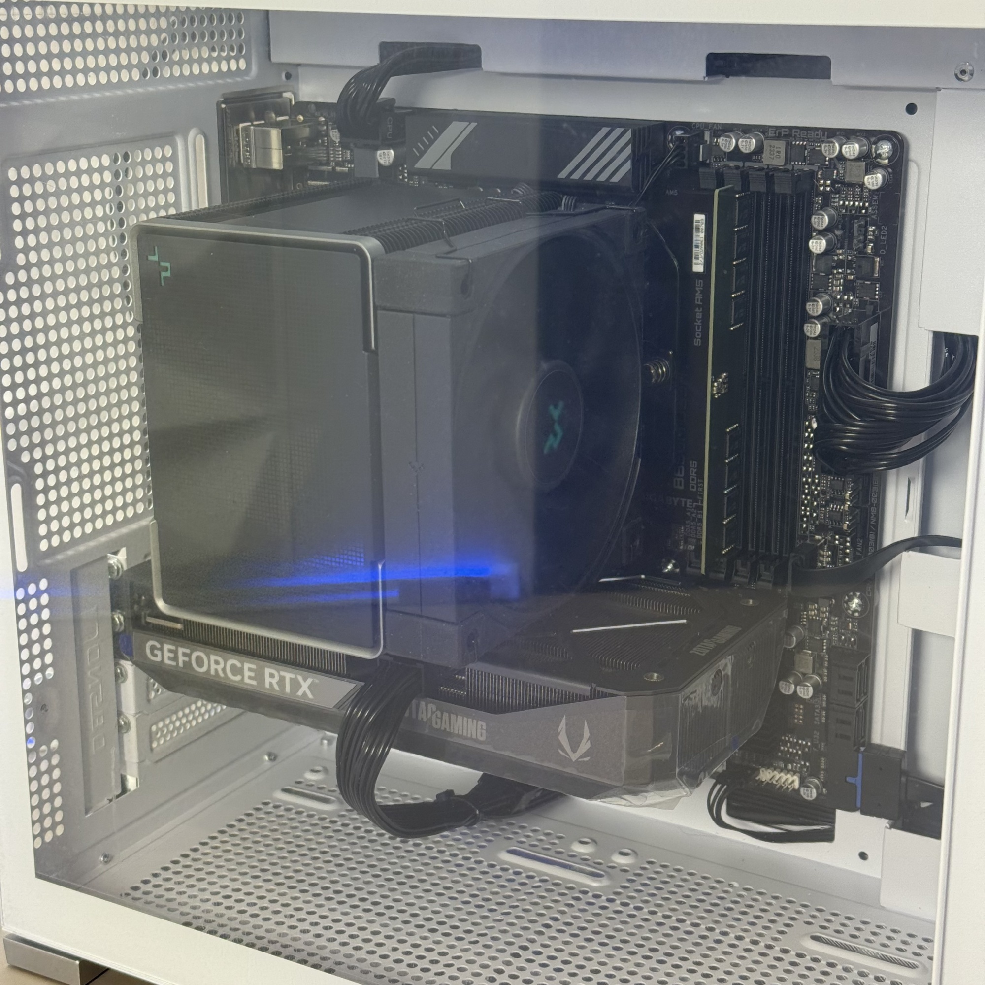 Системный блок AMD Ryzen 7 7800X3D 4.2GHzX8/32Gb DDR5/RTX5060Ti 16Gb/1Tb SSD/700W (Новый)