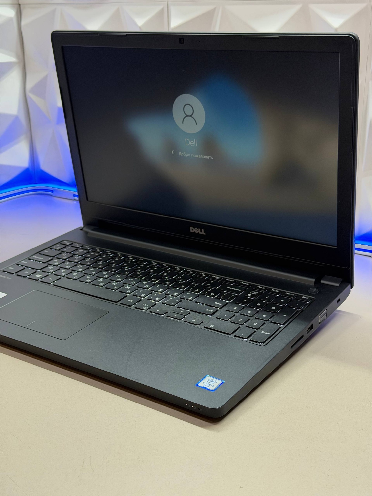 Ноутбук DELL Latitude 3570 i5-6200U/8Gb DDR3L/Intel HD520/500Gb HDD/15.6
