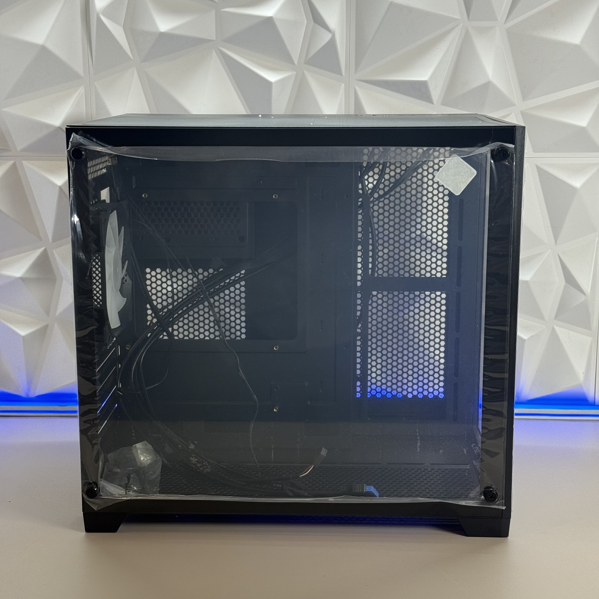 Корпус Formula Crystal Z5 TG черный без БП mATX 6x120mm 1xUSB2.0 1xUSB3.0 audio bott PSU