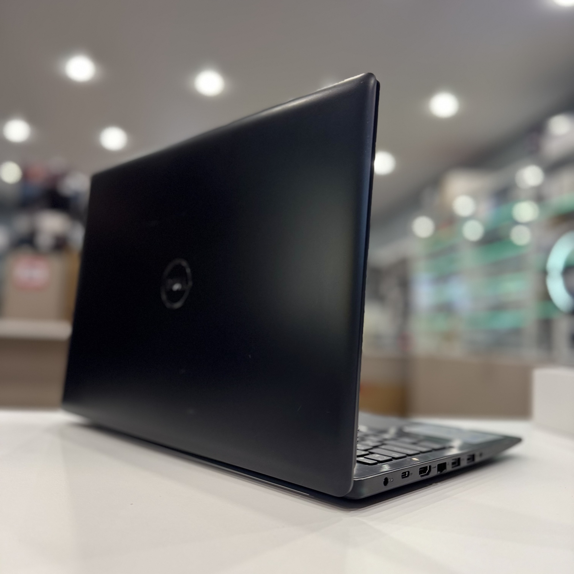 Ноутбук DELL Inspirion 15 P75F Intel Core i5-8250U 1.6GHzX2/8Gb DDR4/Radeon 530M 4Gb/512Gb SSD/15.6"