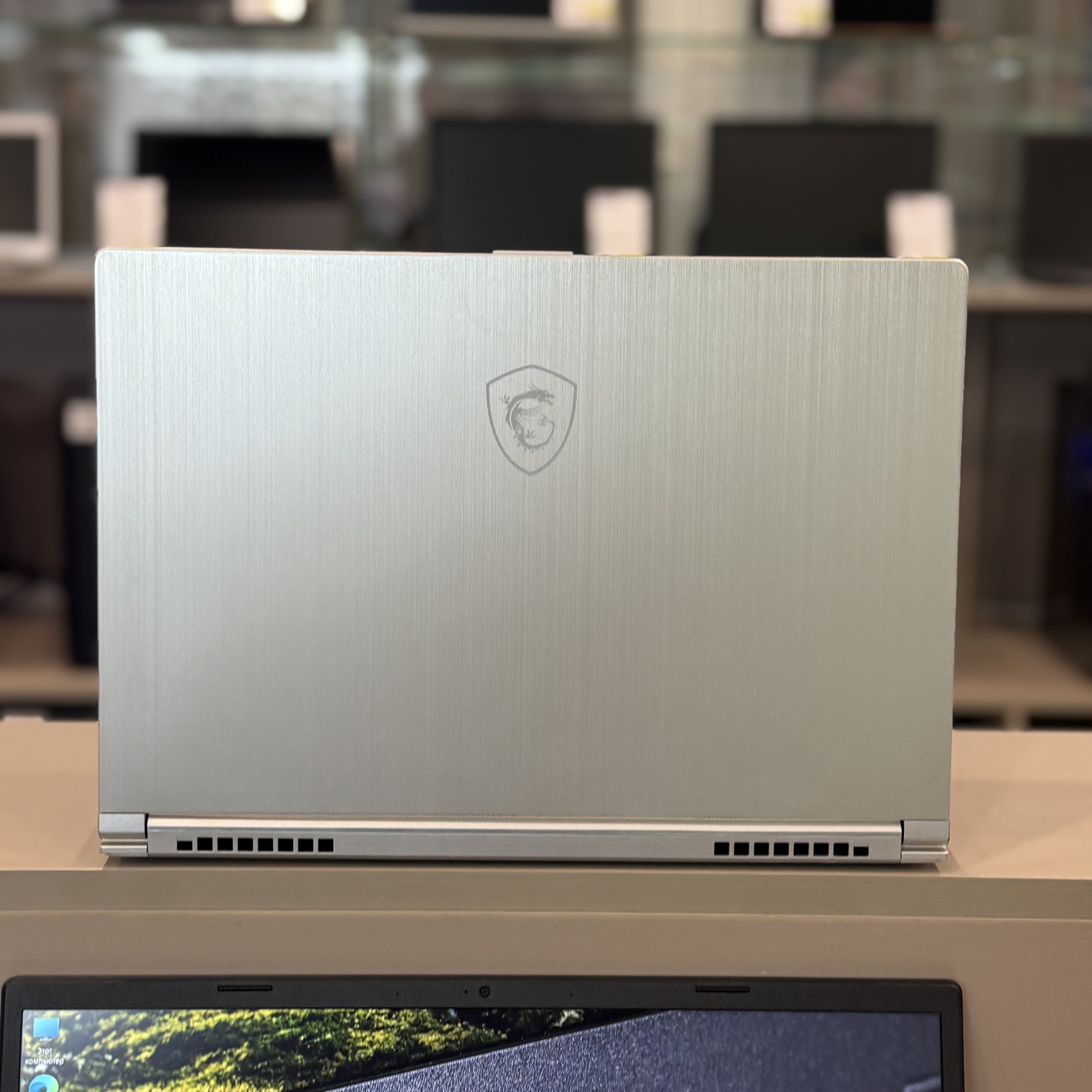 Ноутбук MSI Modern PS42 8Ra