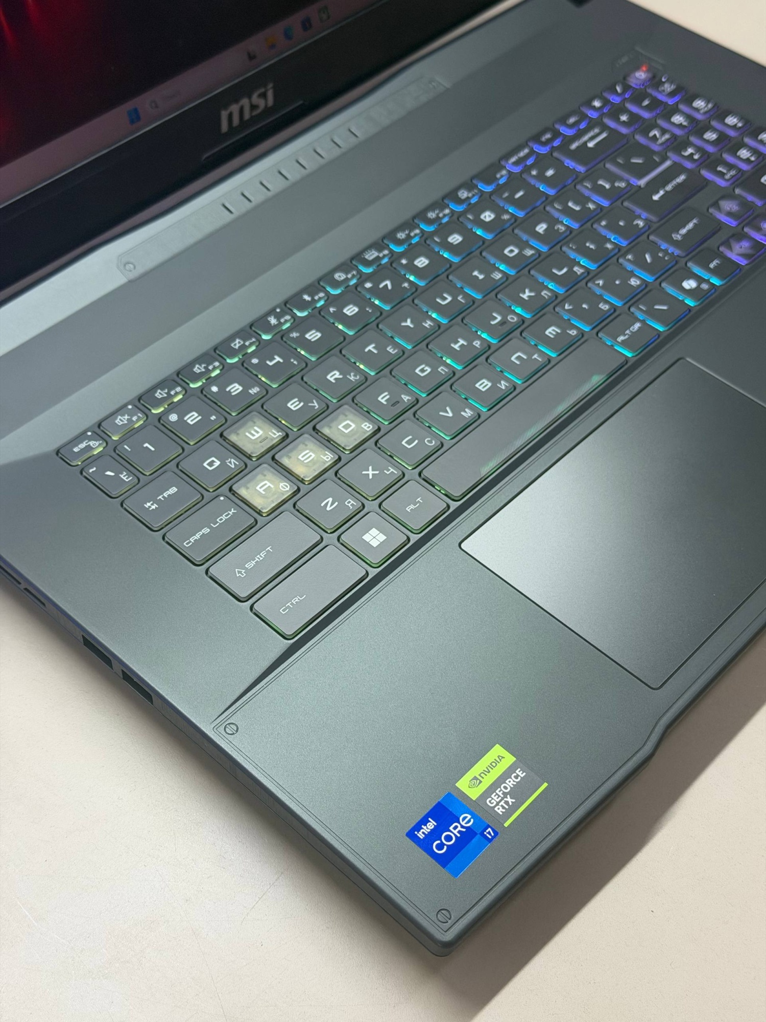 Ноутбук MSI Katana 17 HX B14WFK-051XRU i7-14650HX/16Gb/RTX 5060 8Gb/1Tb SSD/17.3(240Hz)