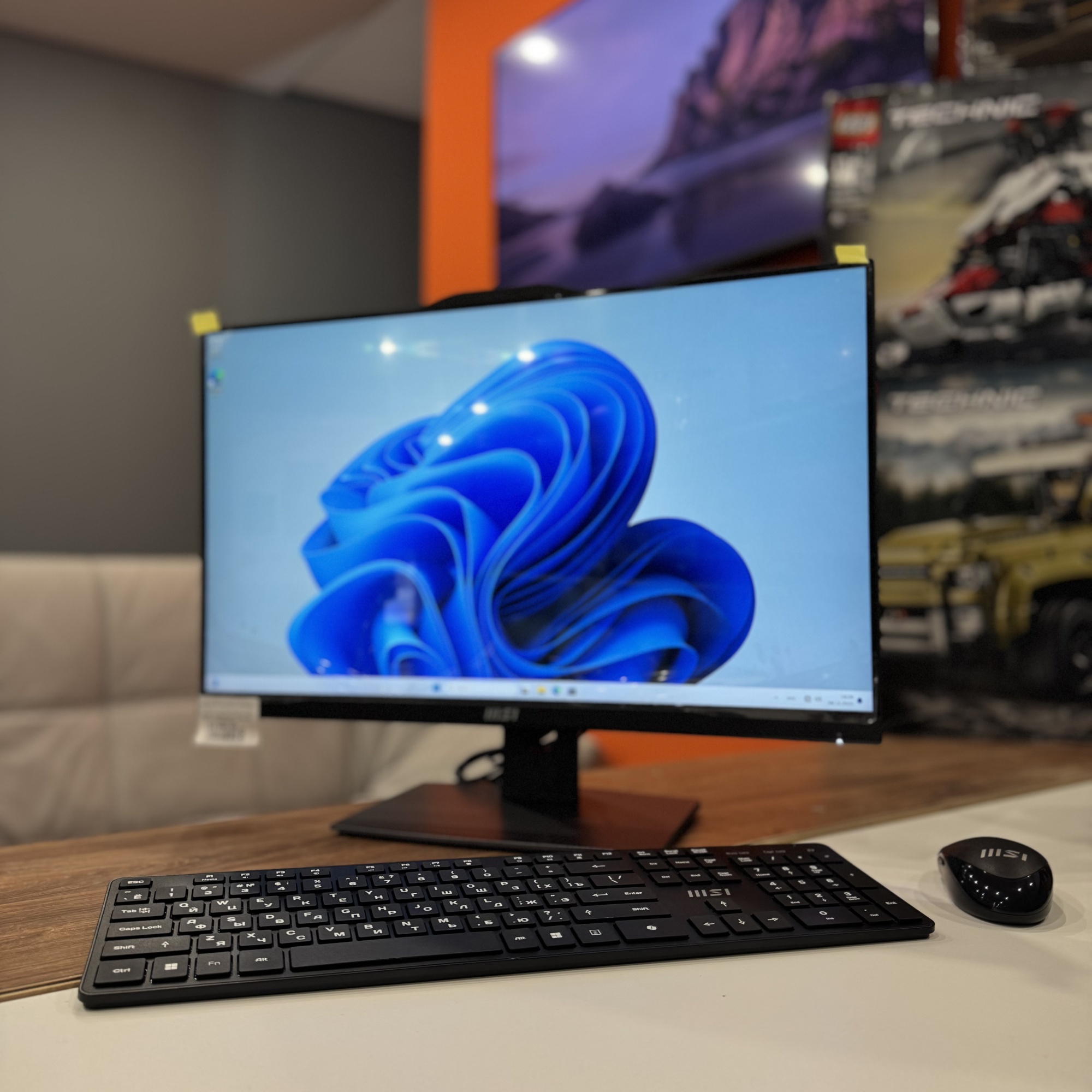 Моноблок MSI PRO AP243TP 12M-064XRU