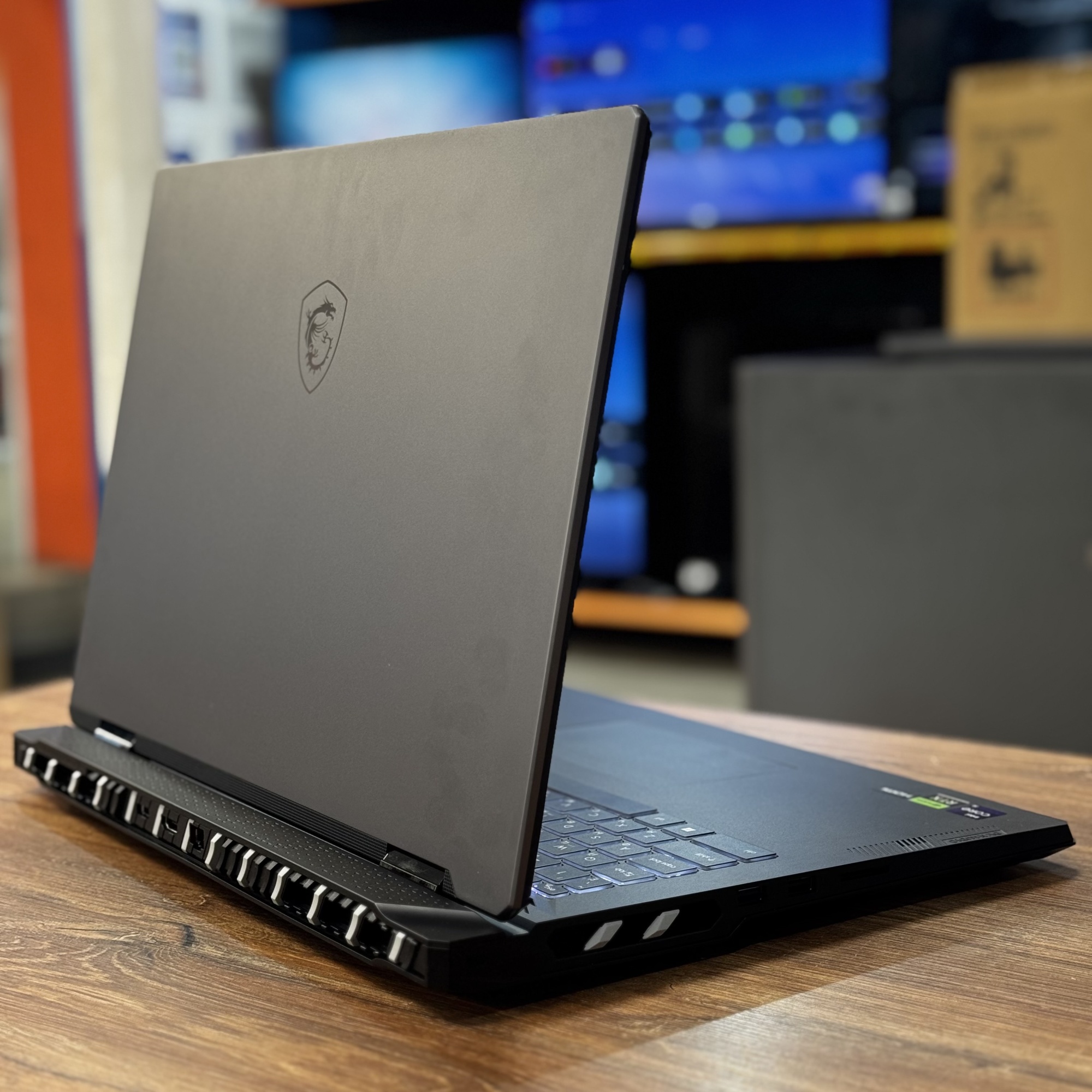 Ноутбук MSI CreatorPro X18 HX A14VKSG-455RU i9-14900HX/RTX3500 Ada (RTX4070)/64Gb DDR5/1Tb SSD