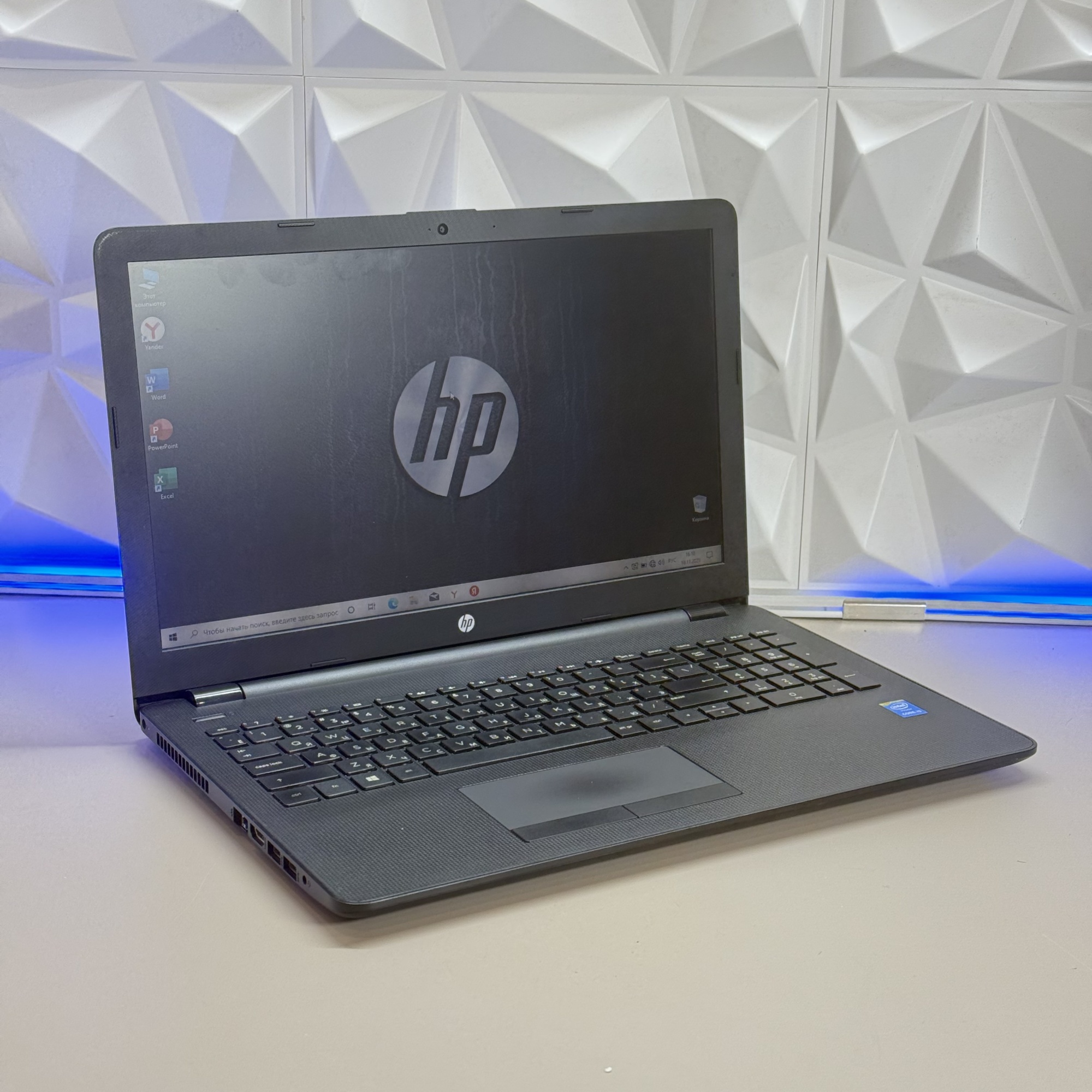 Ноутбук HP 15-BS1xx i3-5005U/8Gb DDR4/256Gb SSD/15.6"