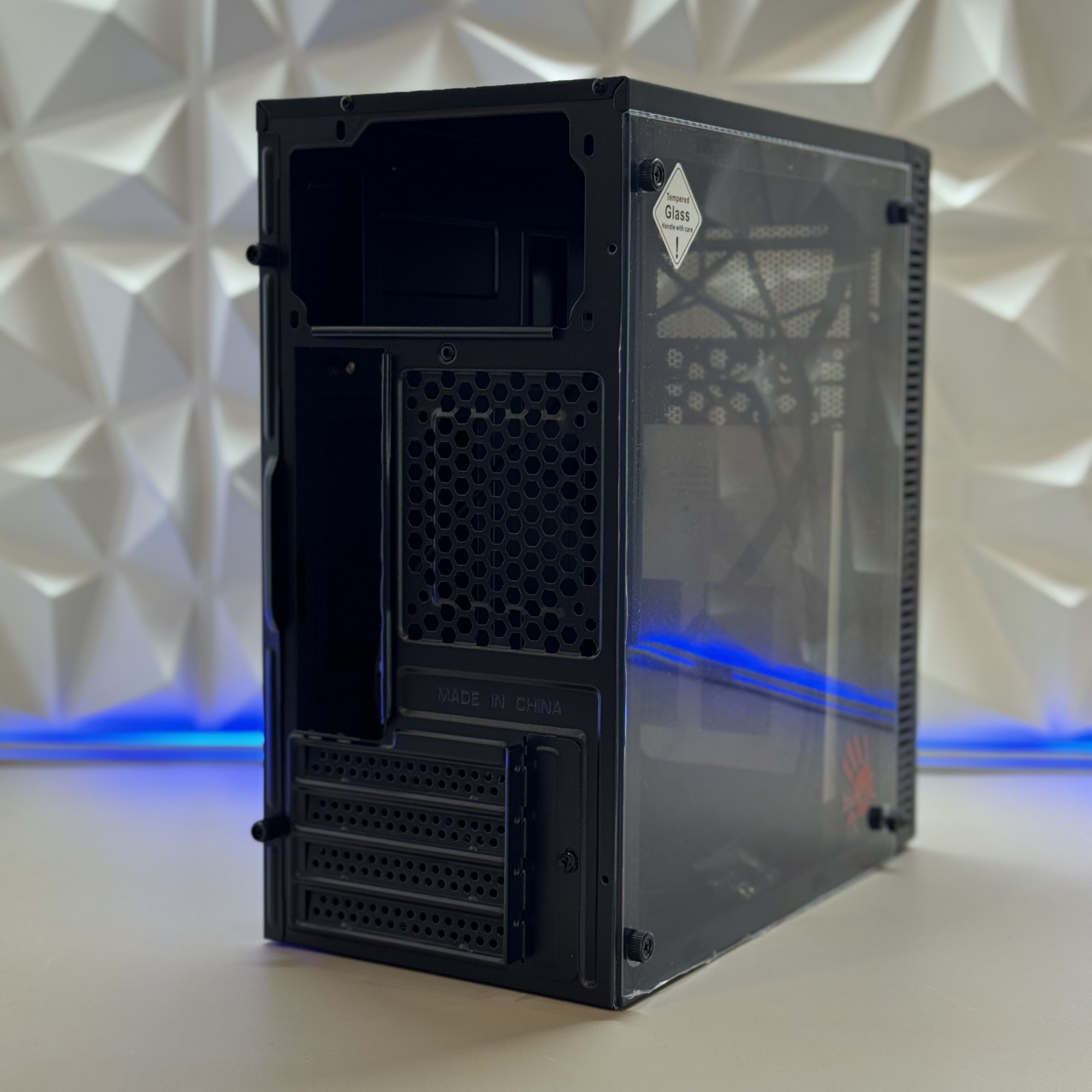 Корпус Bloody BD-CC101 черный без БП mATX 1x80mm 1x92mm 2x120mm 2xUSB2.0 1xUSB3.0 audio