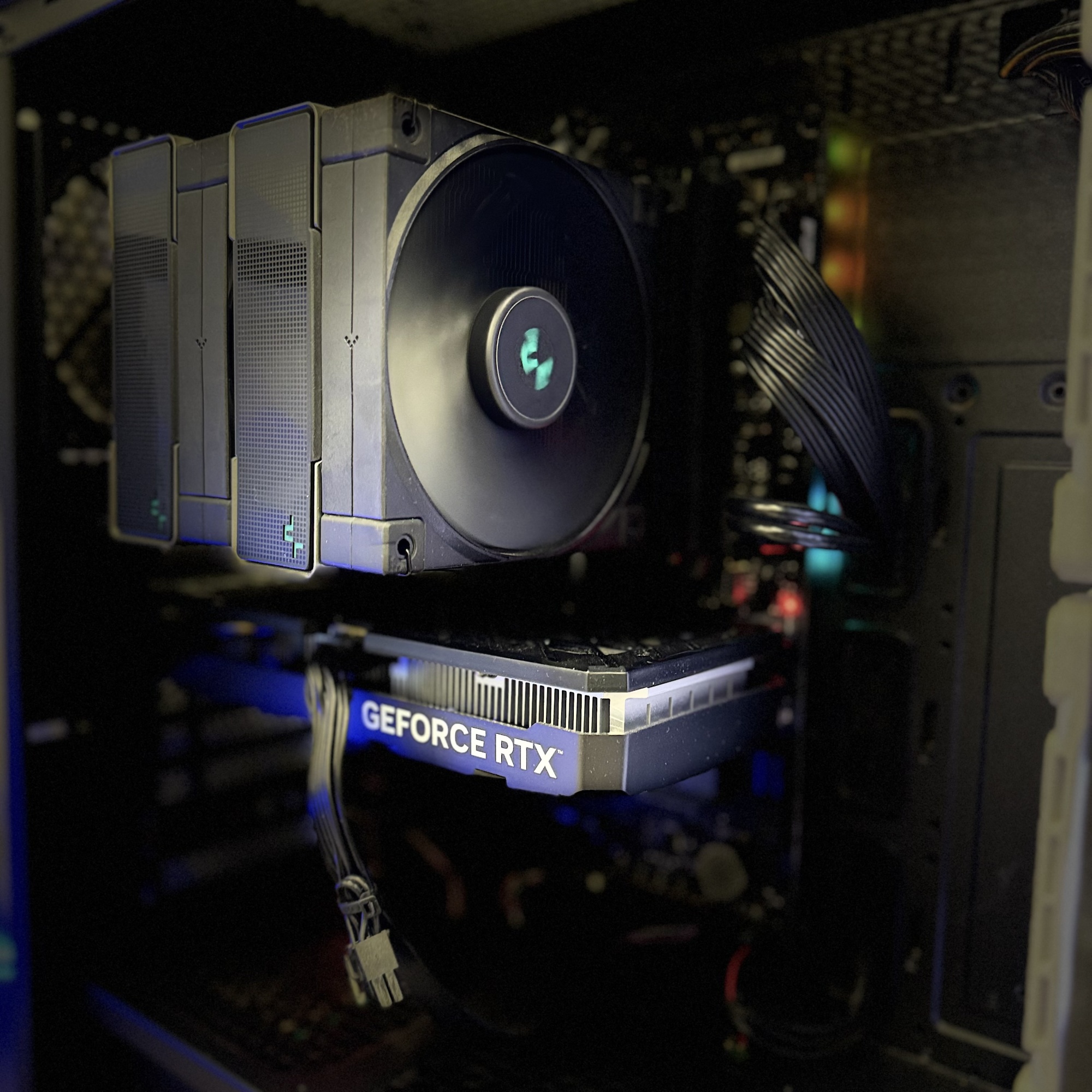 Системный блок Intel Core i7-12700KF 3.6GHzX12/32Gb DDR4/RTX4060 8Gb/500Gb+1Tb SSD/750w