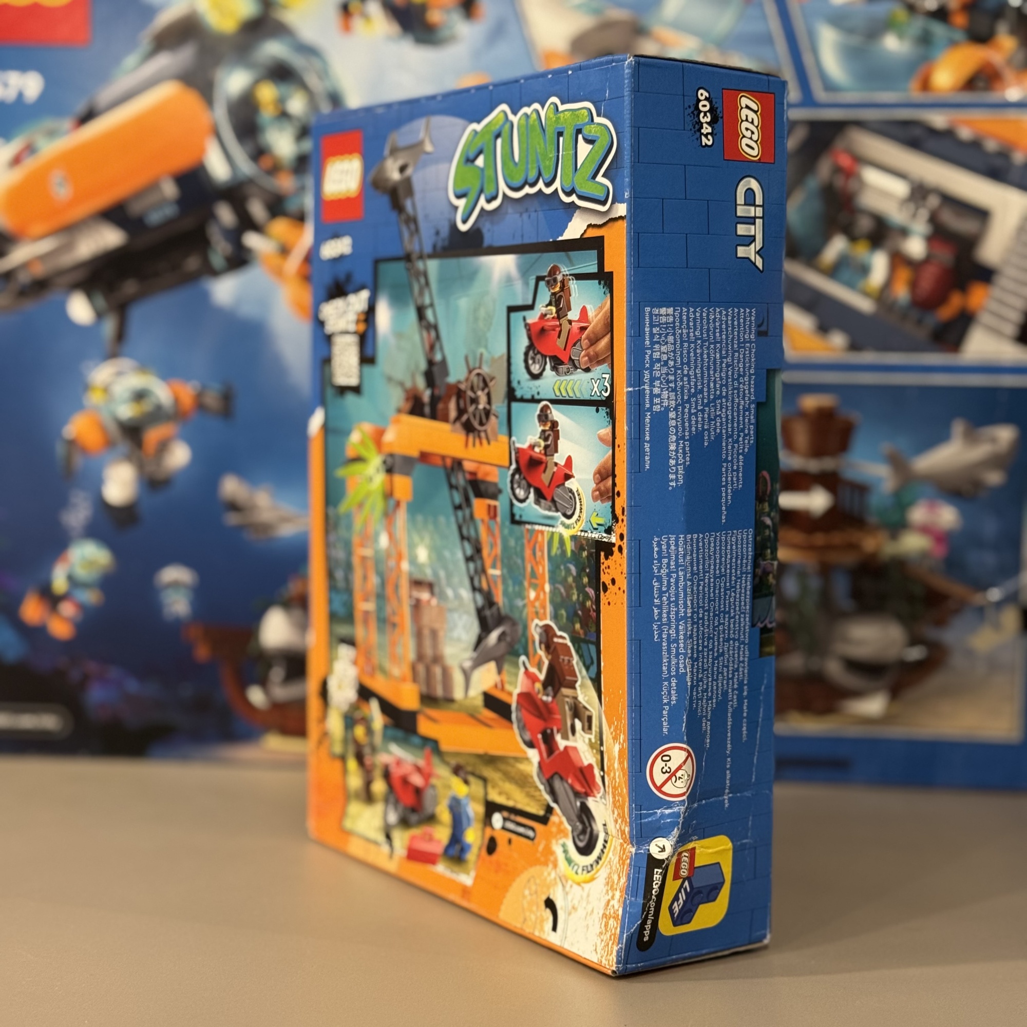 Конструктор Lego City Трюковое испытание - Нападение акулы, 5+, 60342