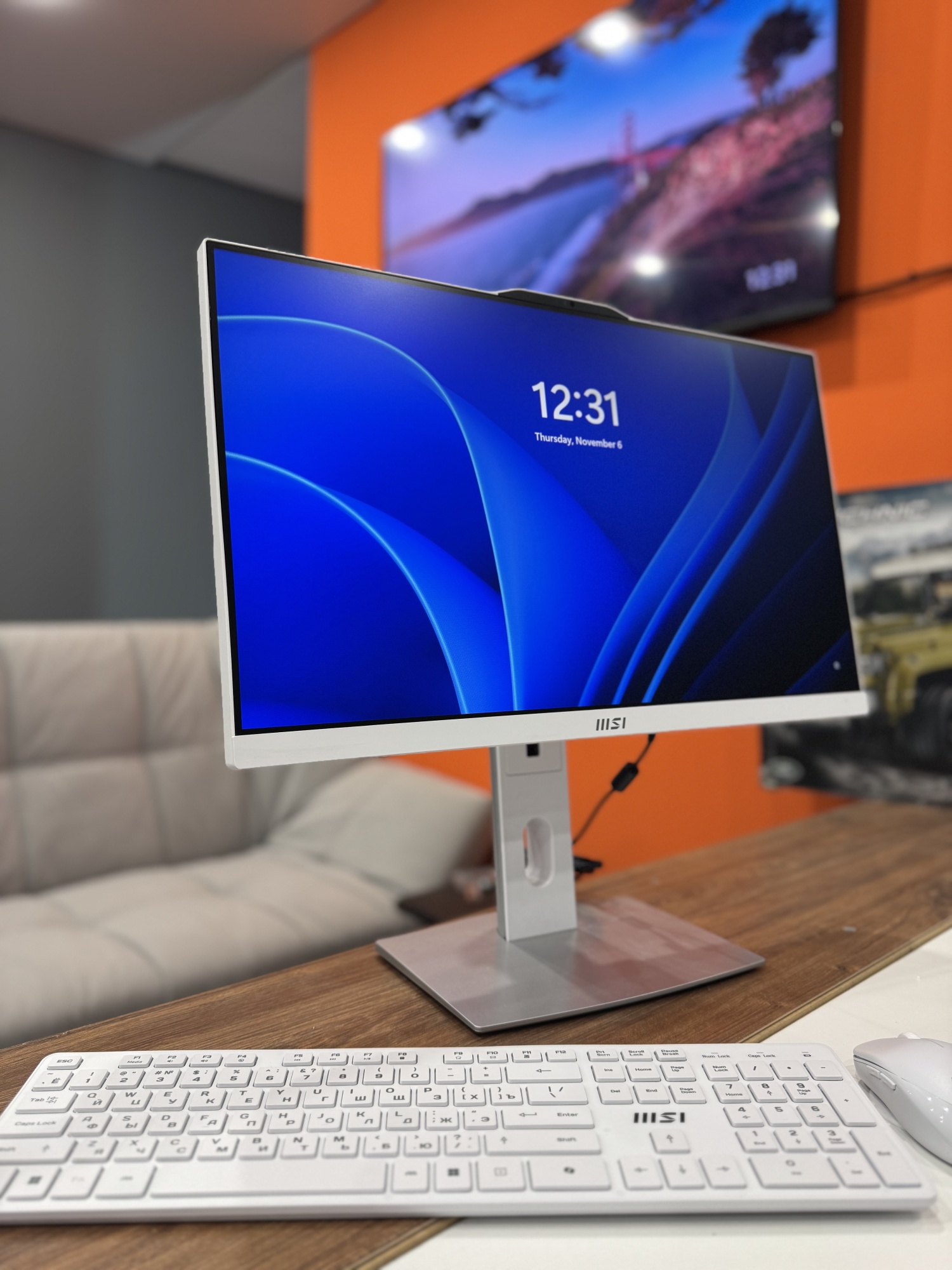 Моноблок MSI Modern AM242P 11M-03SEU