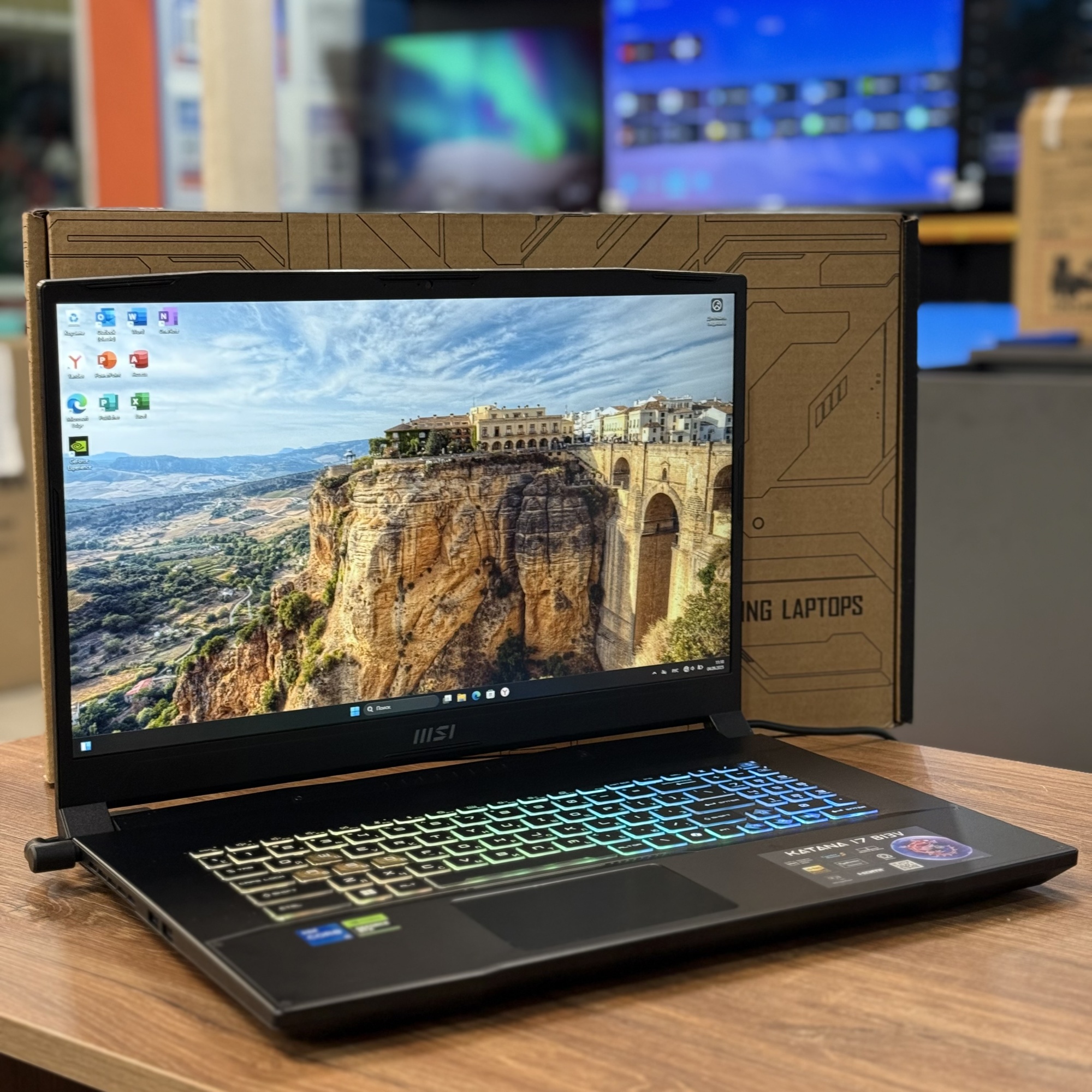 Ноутбук MSI Katana 17 B13VFK-1441XRU i5-13420H/RTX4060/16Gb DDR5/512Gb SSD