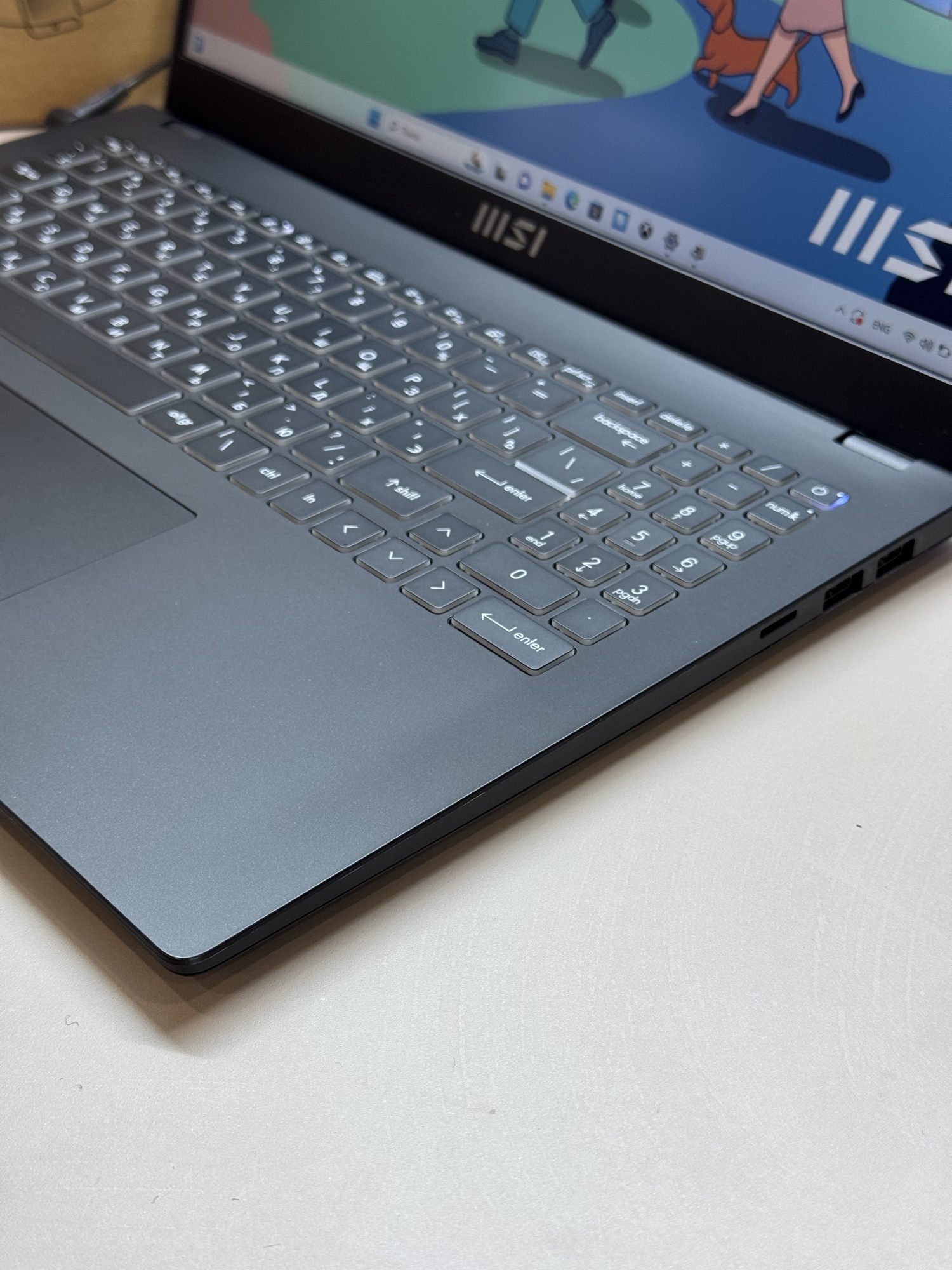 Ноутбук MSI Modern 15 B7M-244RU