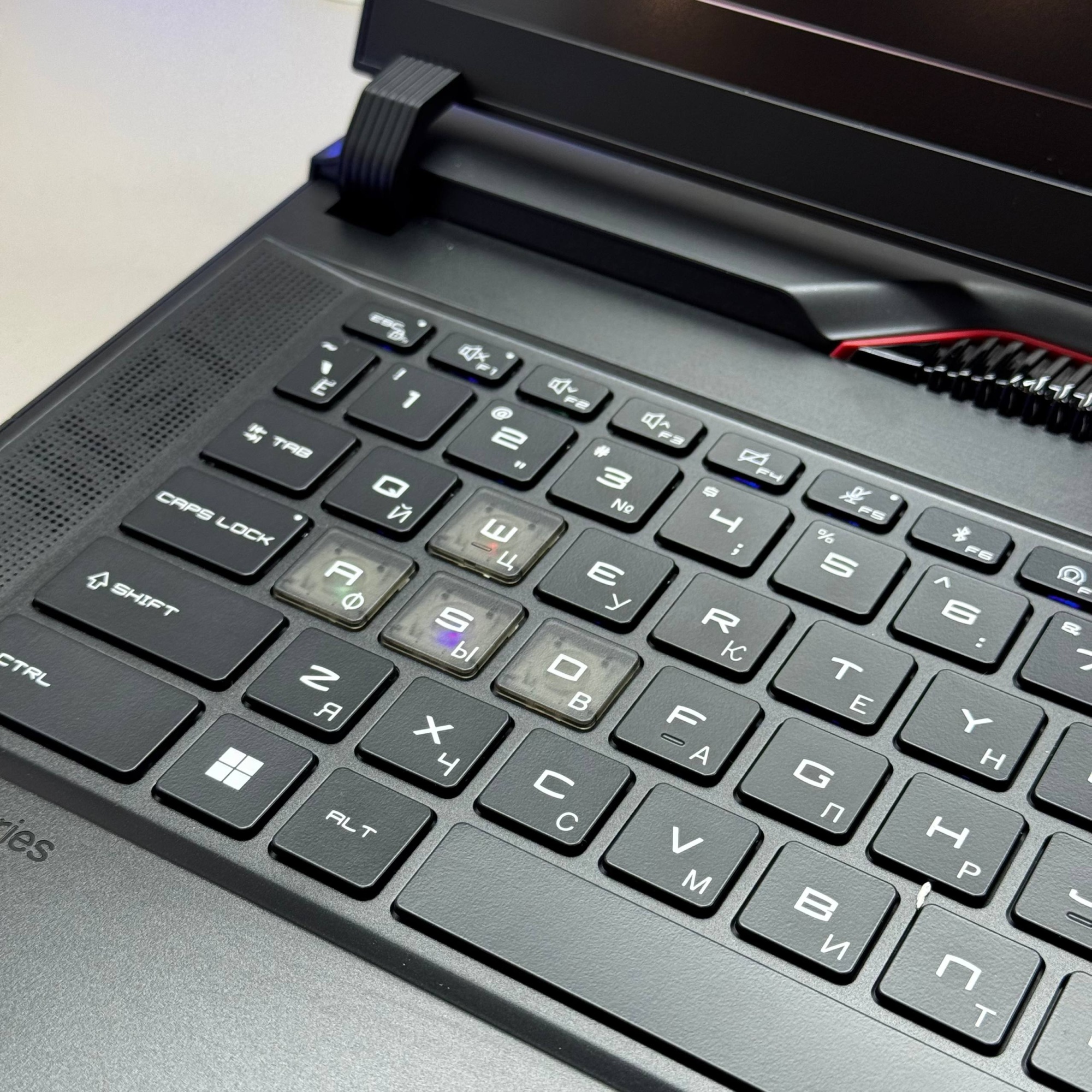 Ноутбук MSI Raider GE78 HX 14VHG-800RU i9-14900HX,2.2 GHz,16GB*2,2TB M.2 PCIe SSD,17(240Hz),IPS-Level QHD+,Anti-Glare,RTX 4080,GDDR6 12GB,Wi-Fi 7+BT5.4,4 Cell,3IN1(P),W11SA